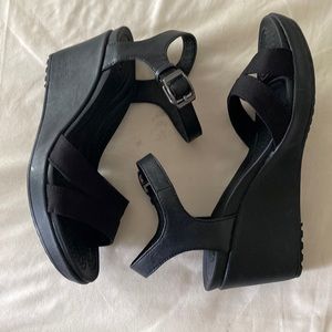 Size 7 crocs wedges